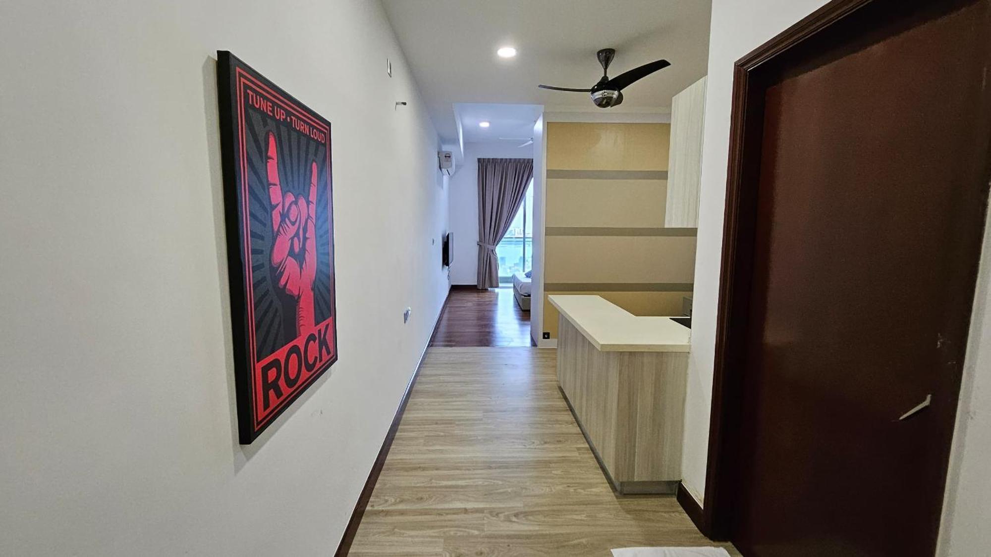 Paragon Suites Studios With Private Jacuzzi Near Ciq Rts Джохор Бахру Екстериор снимка