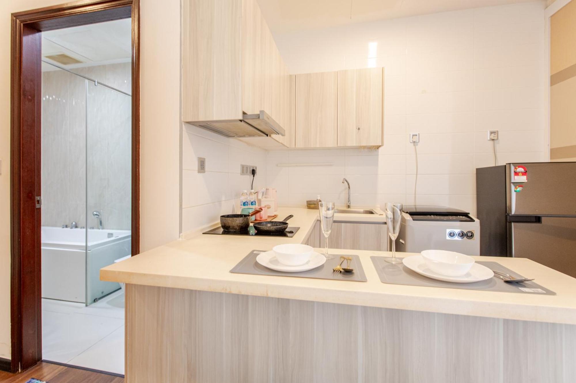 Paragon Suites Studios With Private Jacuzzi Near Ciq Rts Джохор Бахру Екстериор снимка