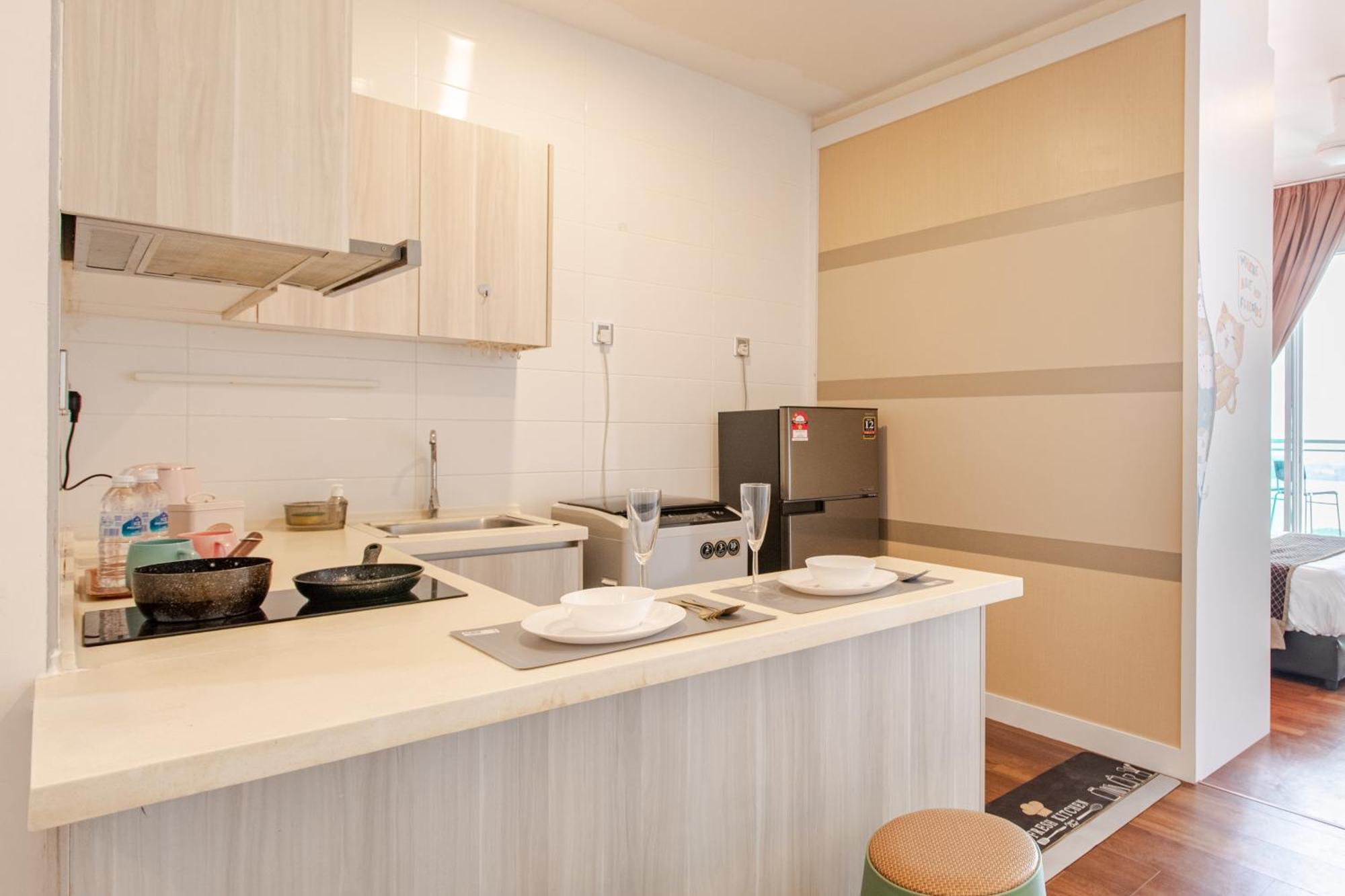 Paragon Suites Studios With Private Jacuzzi Near Ciq Rts Джохор Бахру Екстериор снимка