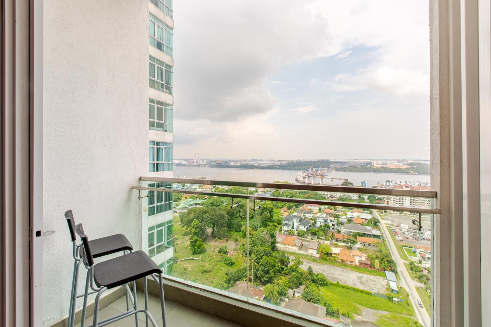 Paragon Suites Studios With Private Jacuzzi Near Ciq Rts Джохор Бахру Екстериор снимка