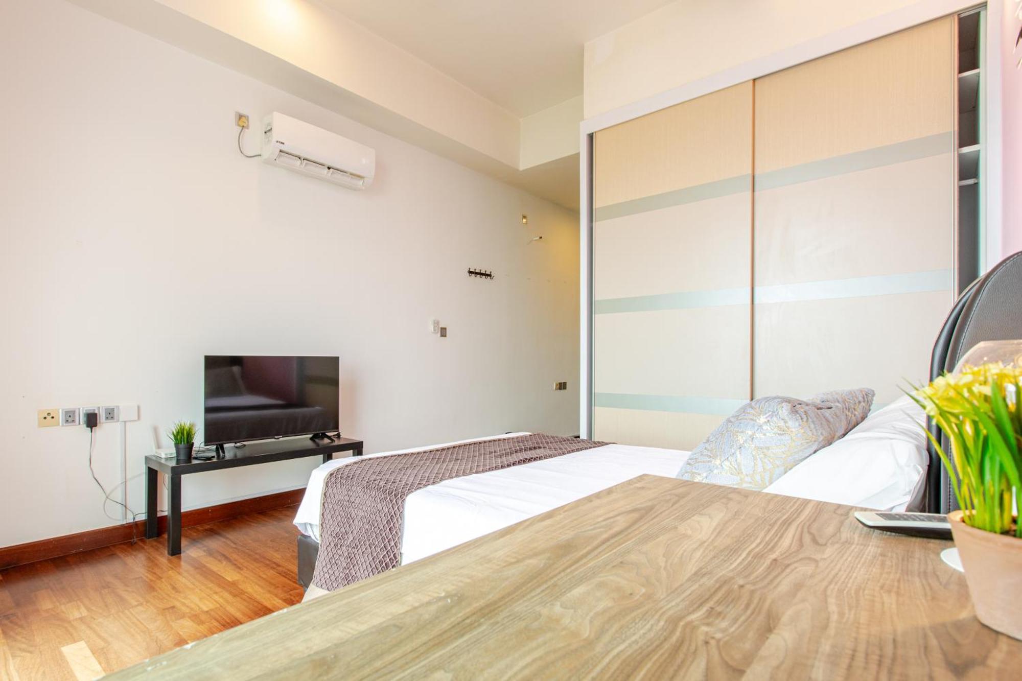 Paragon Suites Studios With Private Jacuzzi Near Ciq Rts Джохор Бахру Екстериор снимка
