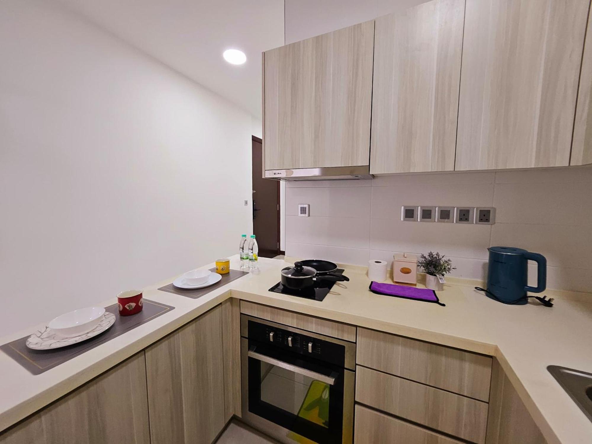 Paragon Suites Studios With Private Jacuzzi Near Ciq Rts Джохор Бахру Екстериор снимка