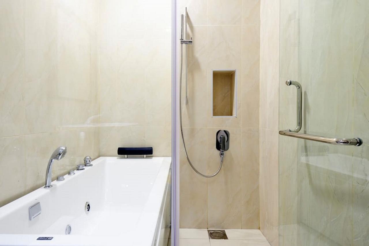 Paragon Suites Studios With Private Jacuzzi Near Ciq Rts Джохор Бахру Екстериор снимка